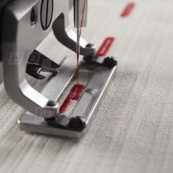TEXI O PREMIUM Elektronische Knopflochmaschine